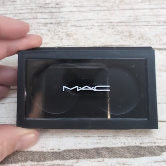 MAC Pro Colour X 2 Compact Brand New - No Eye Shadow Included - Picture 3 of 4